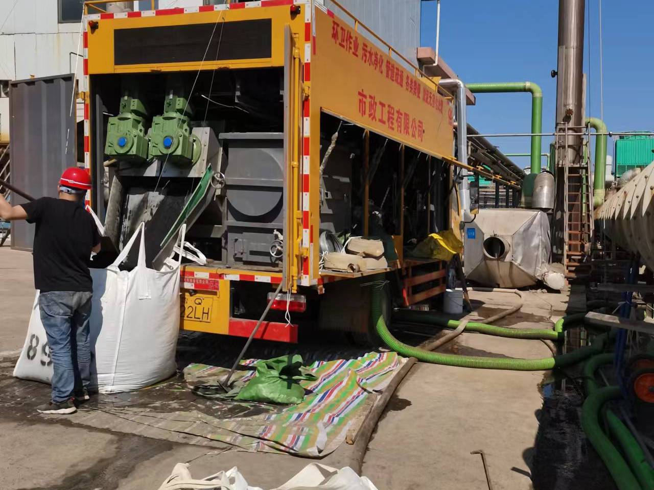 平江淤泥压干处理